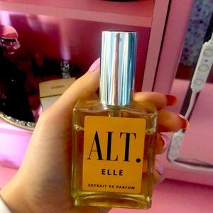 ALT ELLE - CHANEL GABRIELLE